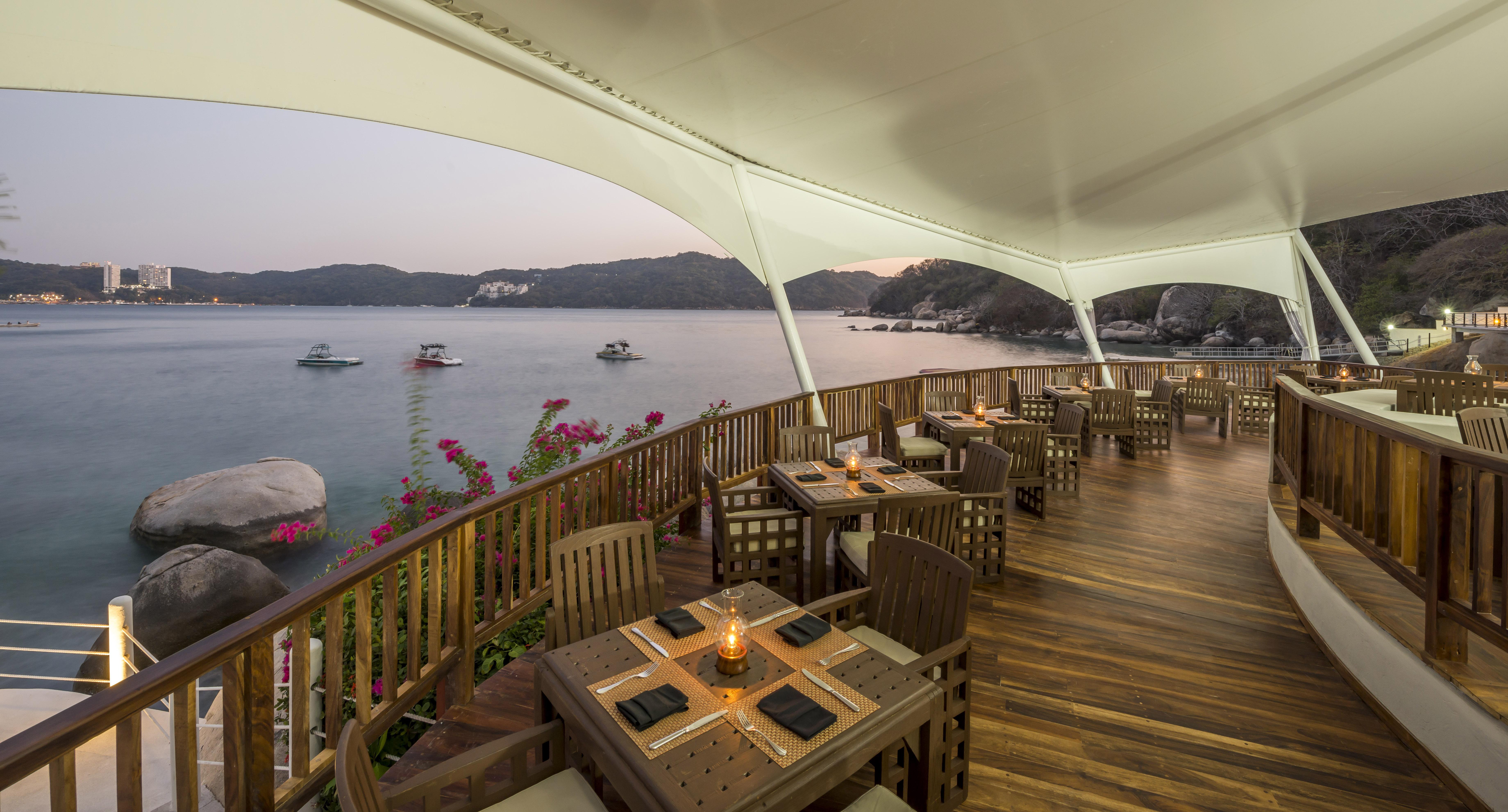 Camino Real Acapulco Diamante Hotel Exterior photo The restaurant at the Mandarin Oriental, Sanya