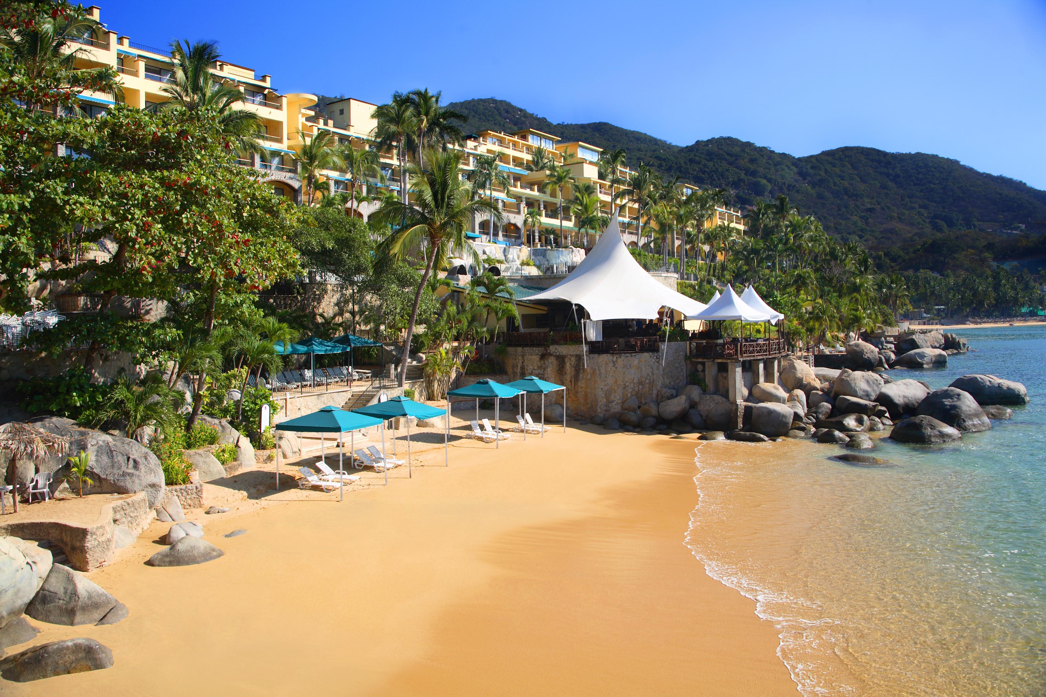 Camino Real Acapulco Diamante Hotel Exterior photo The beach at the Shangri-La resort