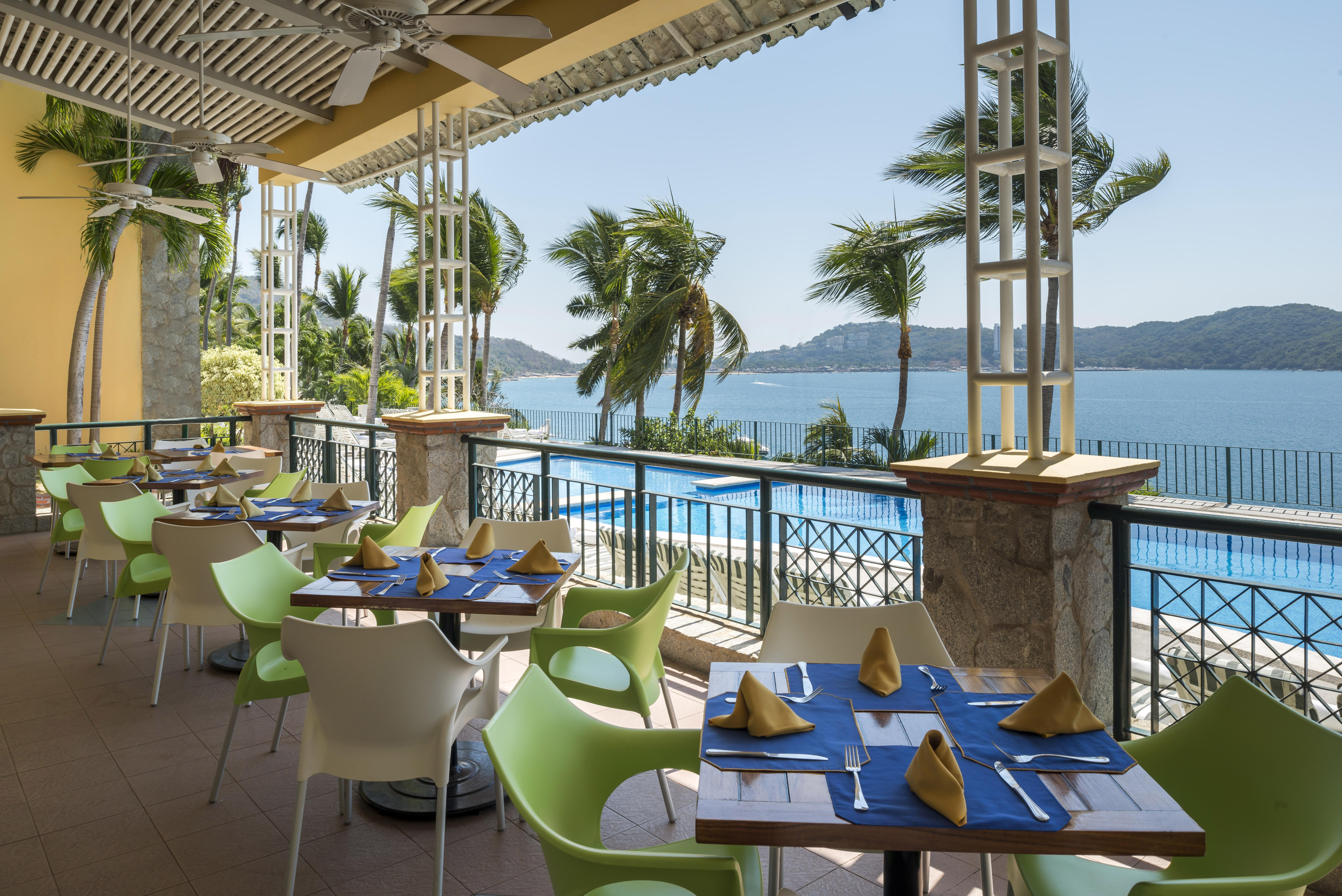 Camino Real Acapulco Diamante Hotel Exterior photo The Deck